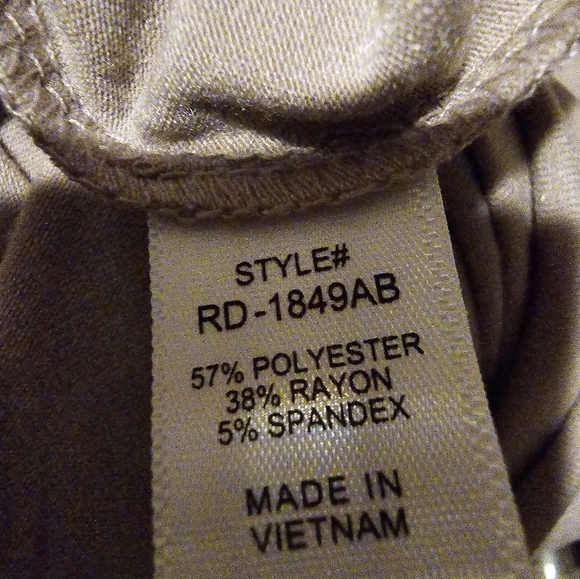 Zenana NWOT Midi Dress With Pockets - Picture 6 of 6